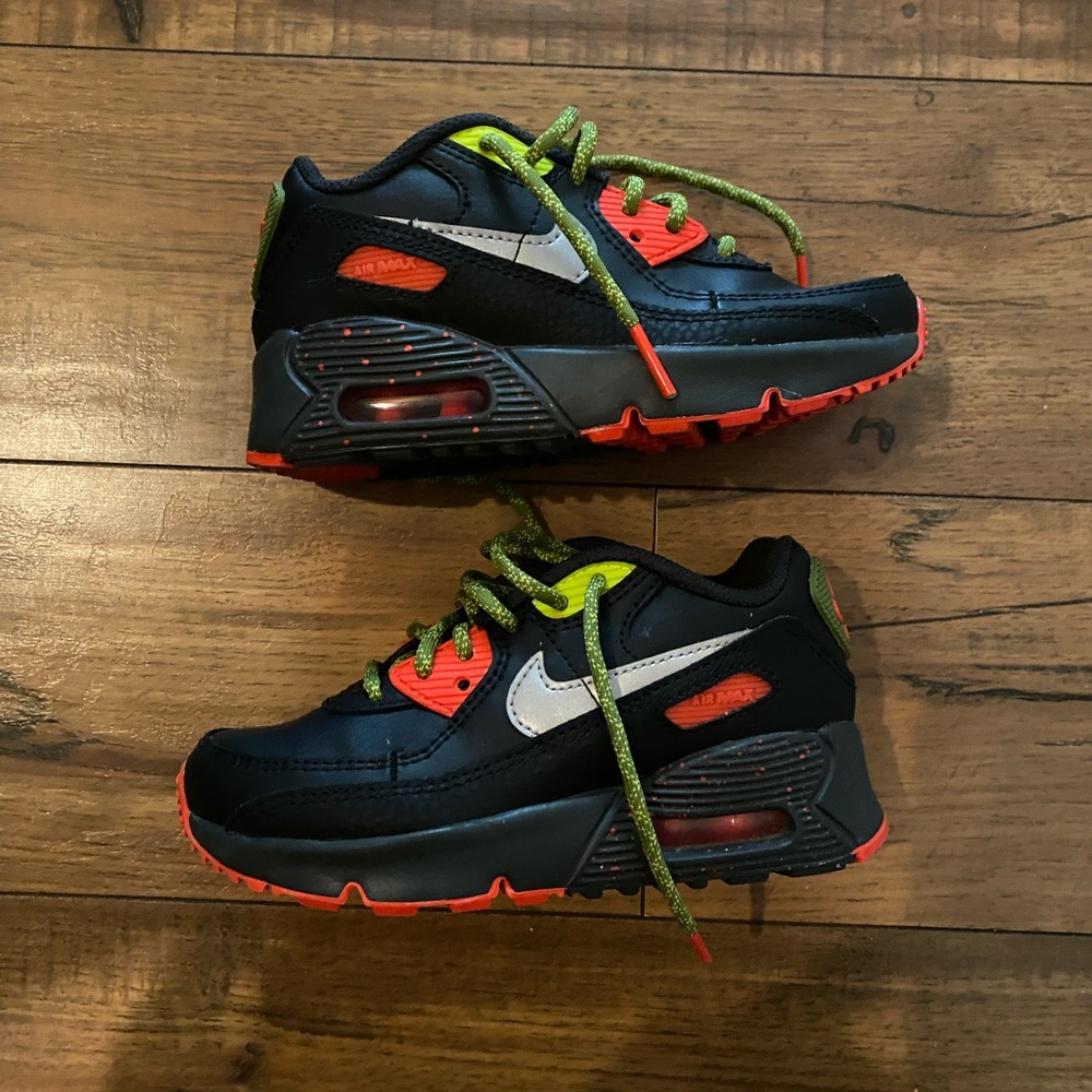 Boys nike air mac 90 GS size 11 (toddler)